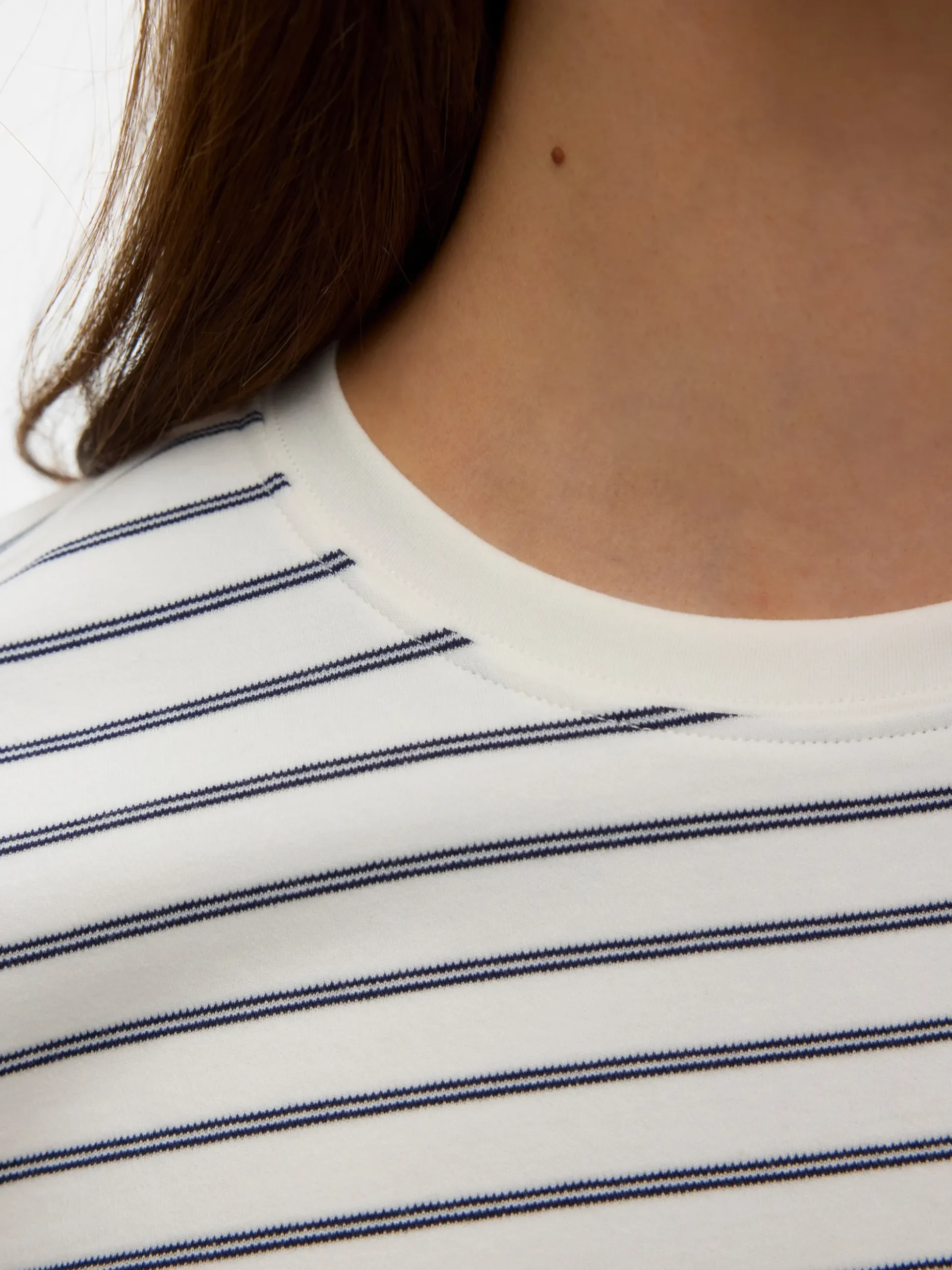 AWAVANI T-Shirt