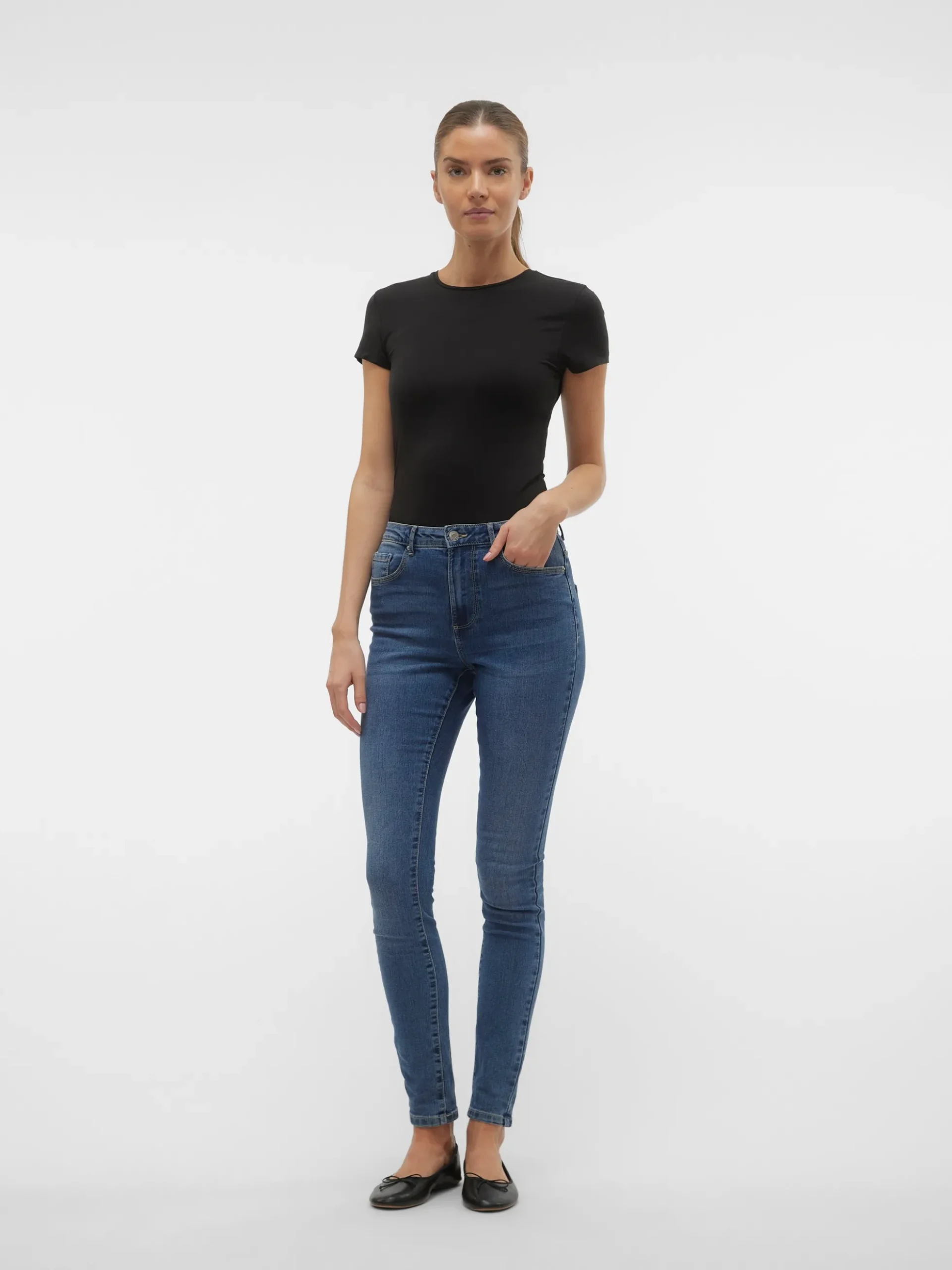 AWINES Top