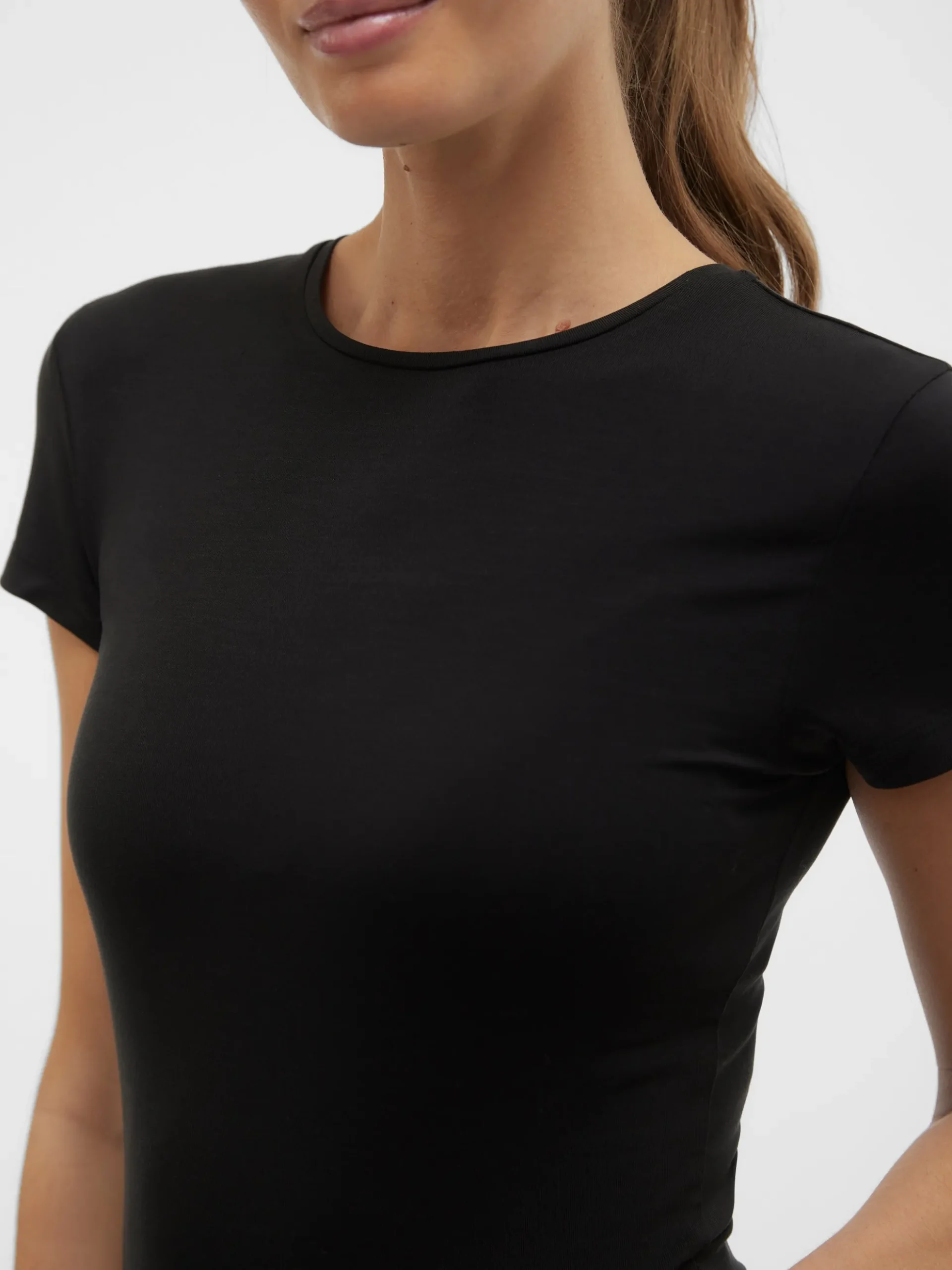 AWINES Top