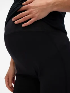 Eng anliegend Shorts