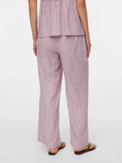 Girlfriend Schnitt Hose