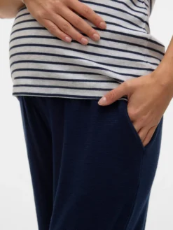 Normal geschnitten Hose