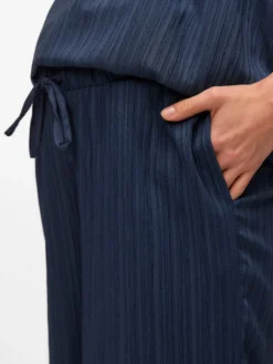 Normal geschnitten Hose