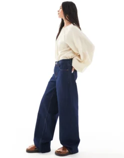 TOPSHOP Niedrige Taille Locker geschnitten Jeans