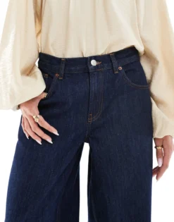 TOPSHOP Niedrige Taille Locker geschnitten Jeans