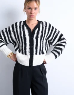 TSTAMMIE Strickjacke