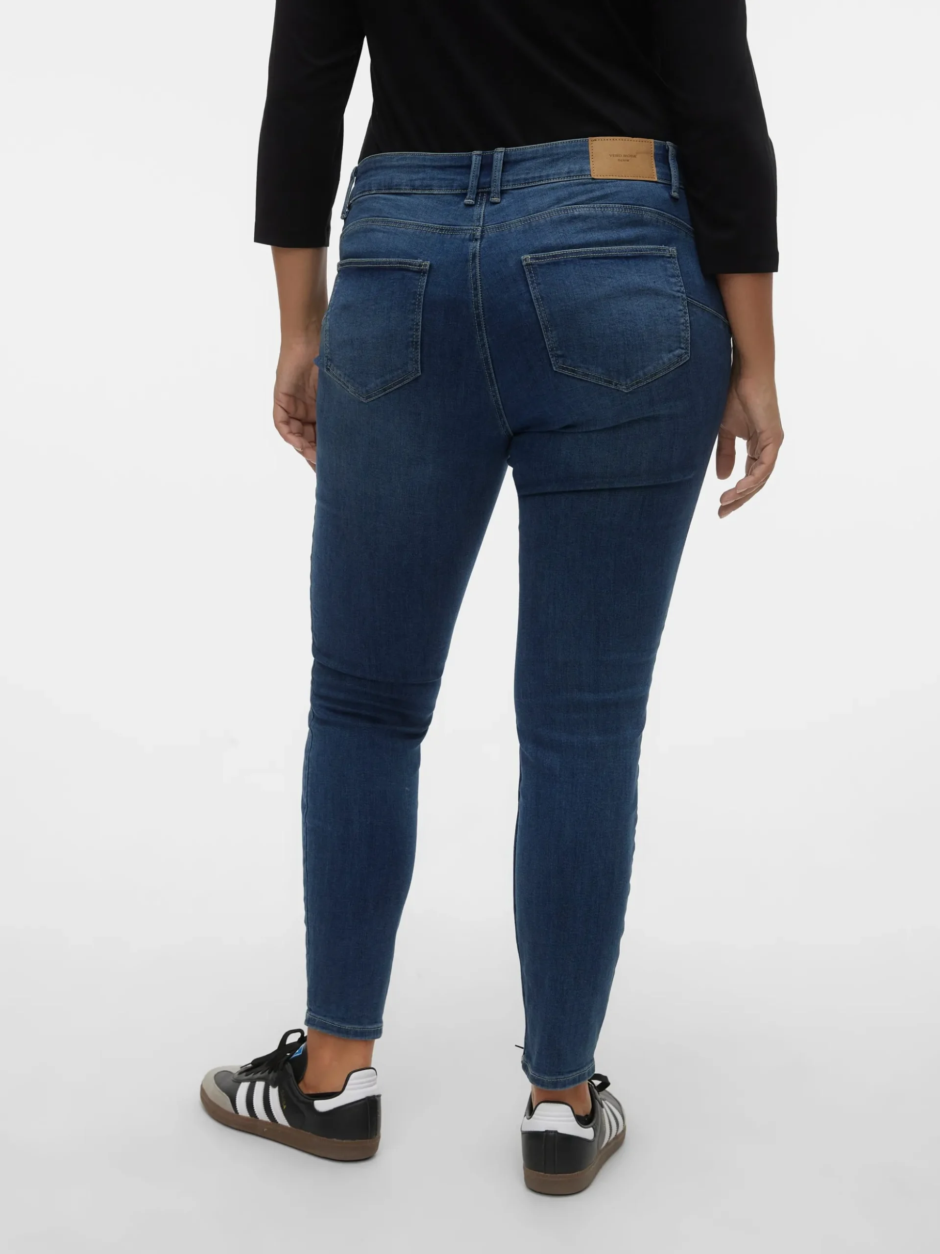 VMCSELA Mid Rise Slim Fit Jeans