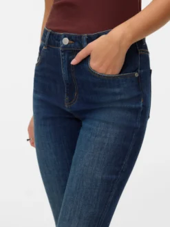 VMELLA Mid Rise Ausgestellt Jeans