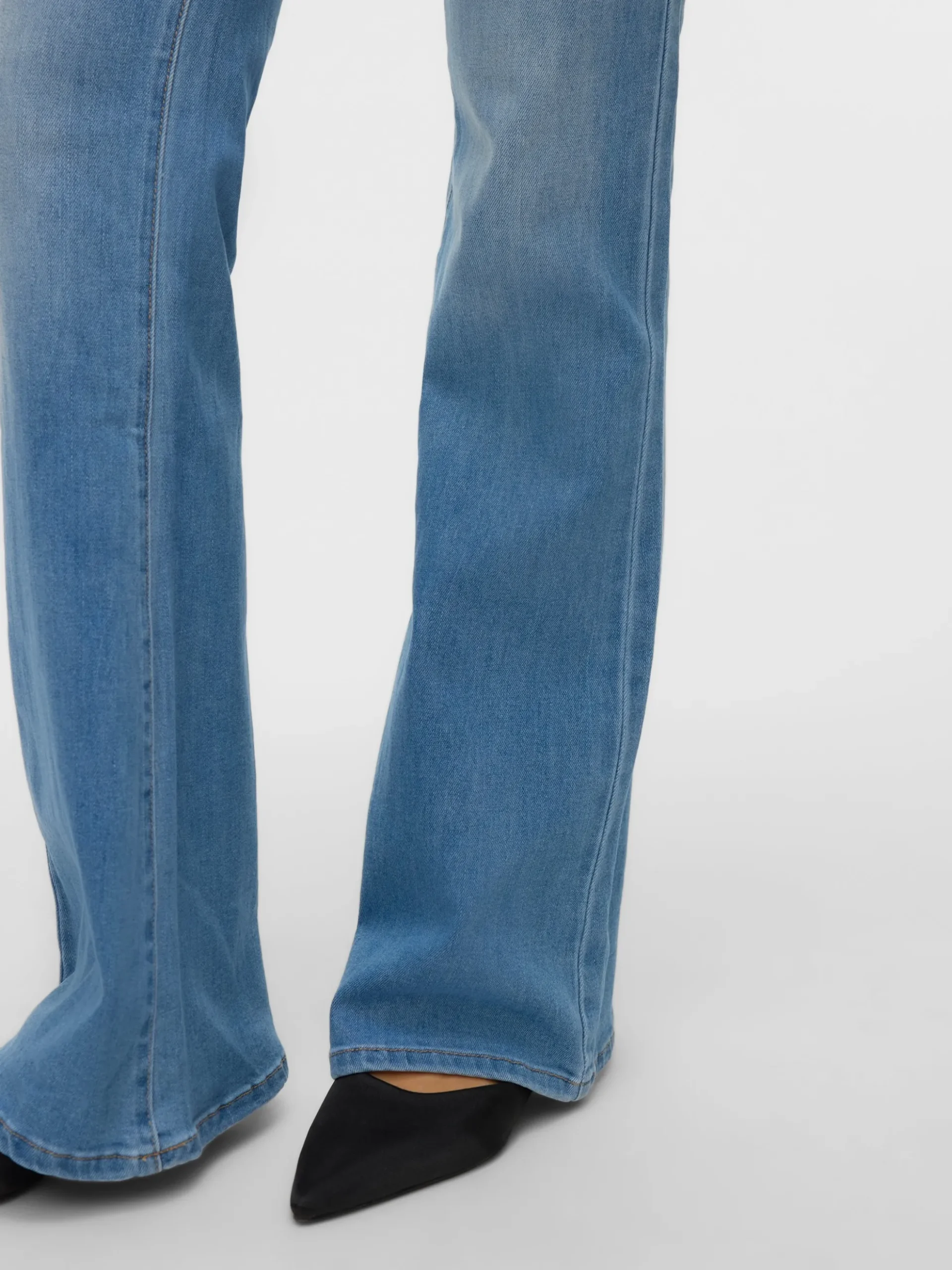 VMELLA Mid Rise Ausgestellt Jeans
