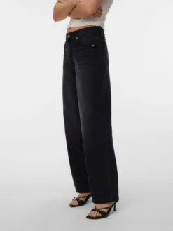 VMHALLIE Niedrige Taille Weite Passform - kurz geschnitten Jeans