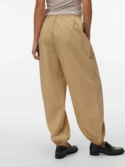 VMJOSE Mittlere Taille Hose