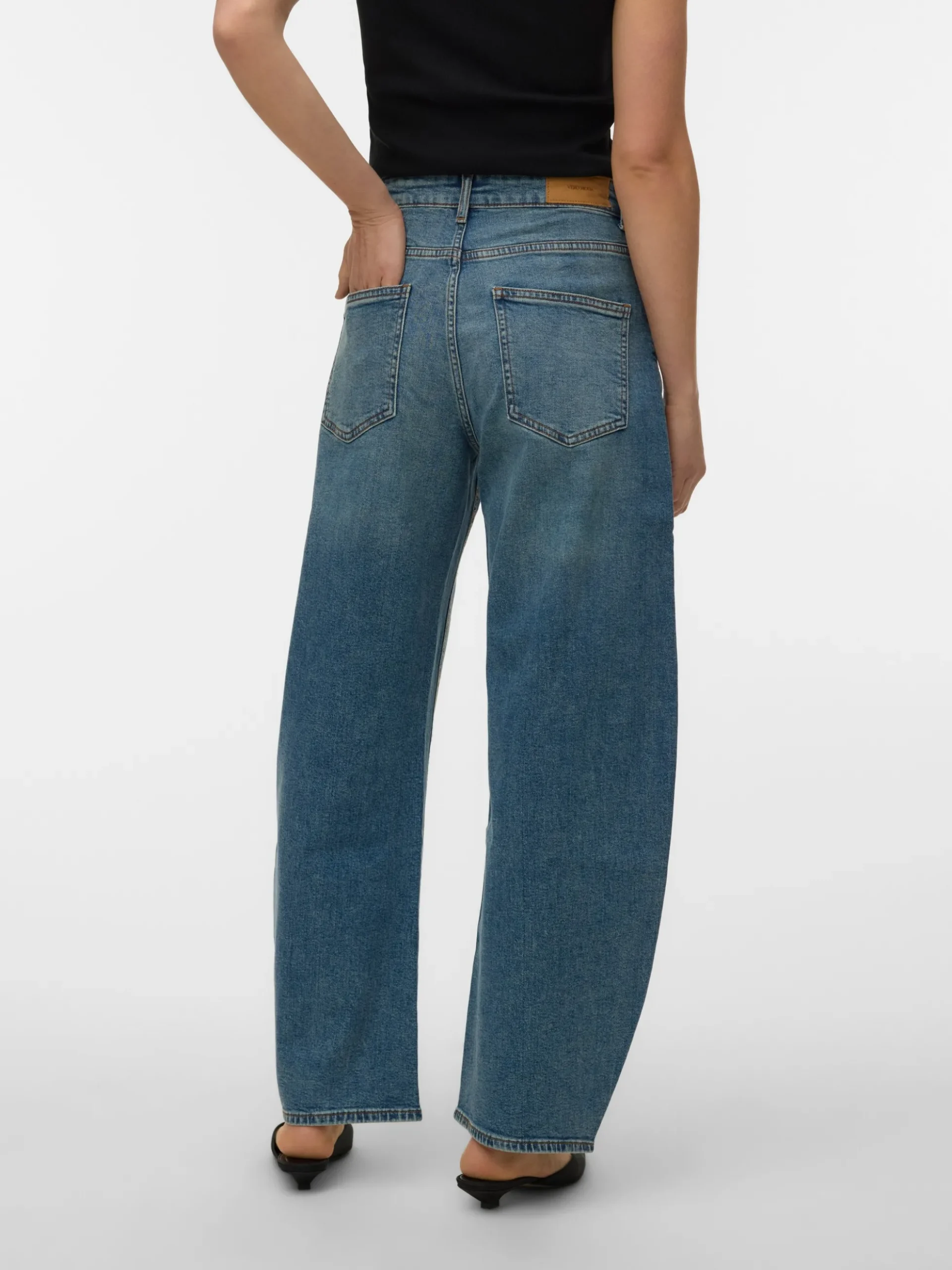 VMJUNO Mid Rise Barrel Fit Jeans