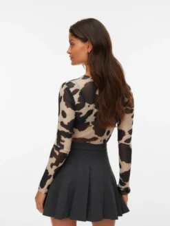 VMLOVA Top