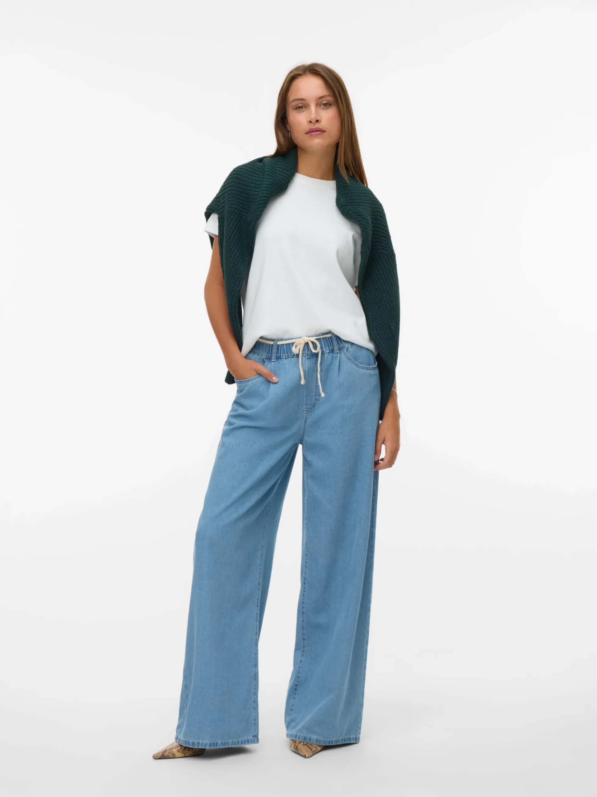 VMVALERIA Mid Rise Weiter Beinschnitt Jeans