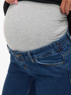 Weiter Beinschnitt Jeans